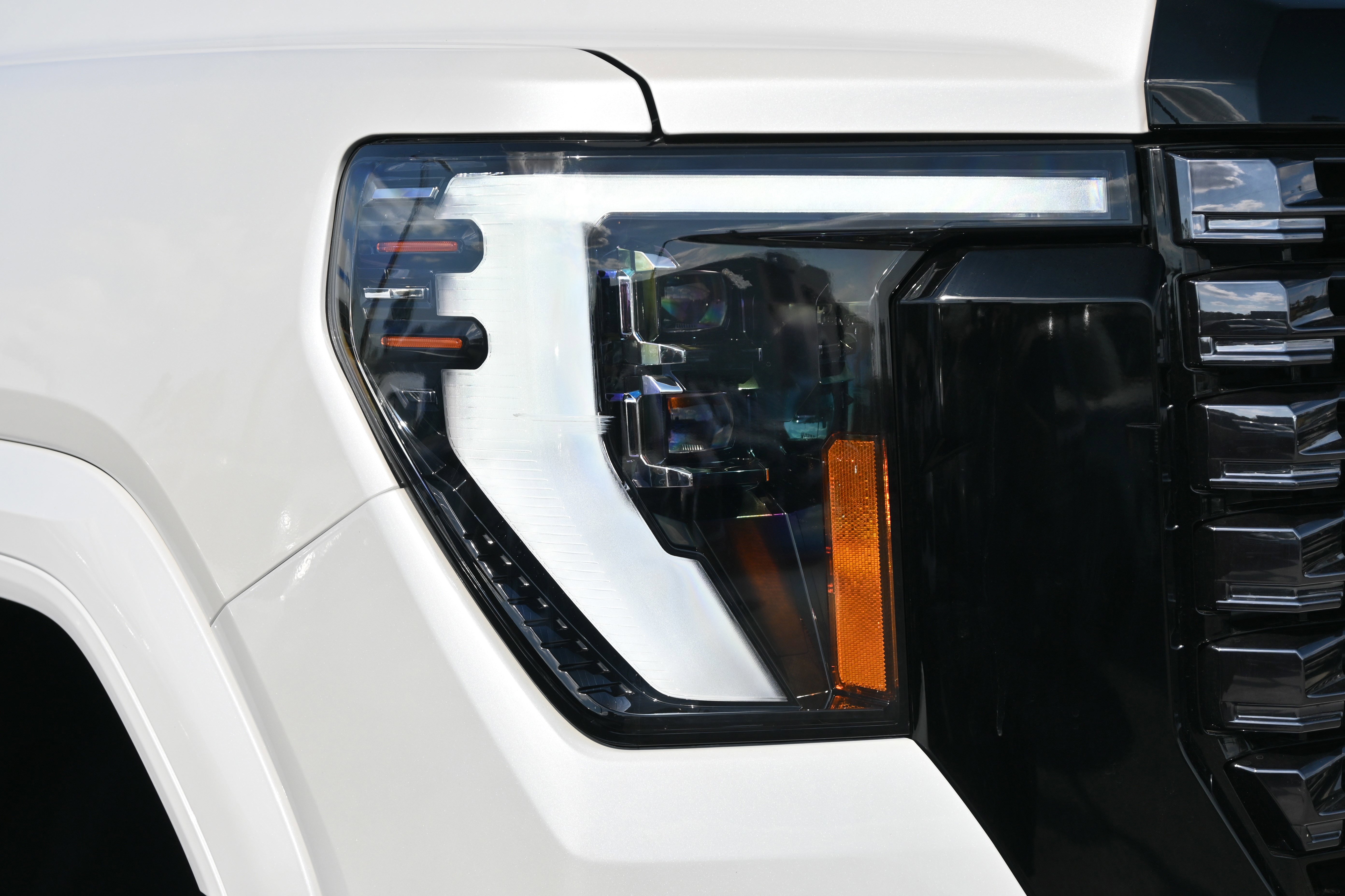 Used 2025 GMC Sierra 2500 Denali Ultimate image 14