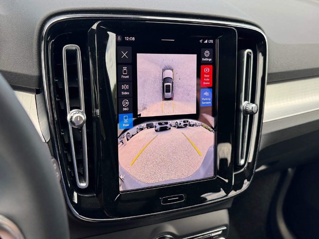 New 2026 Volvo XC40 B5 Ultra w/ Protection Package Premier AWD/4WD image 18
