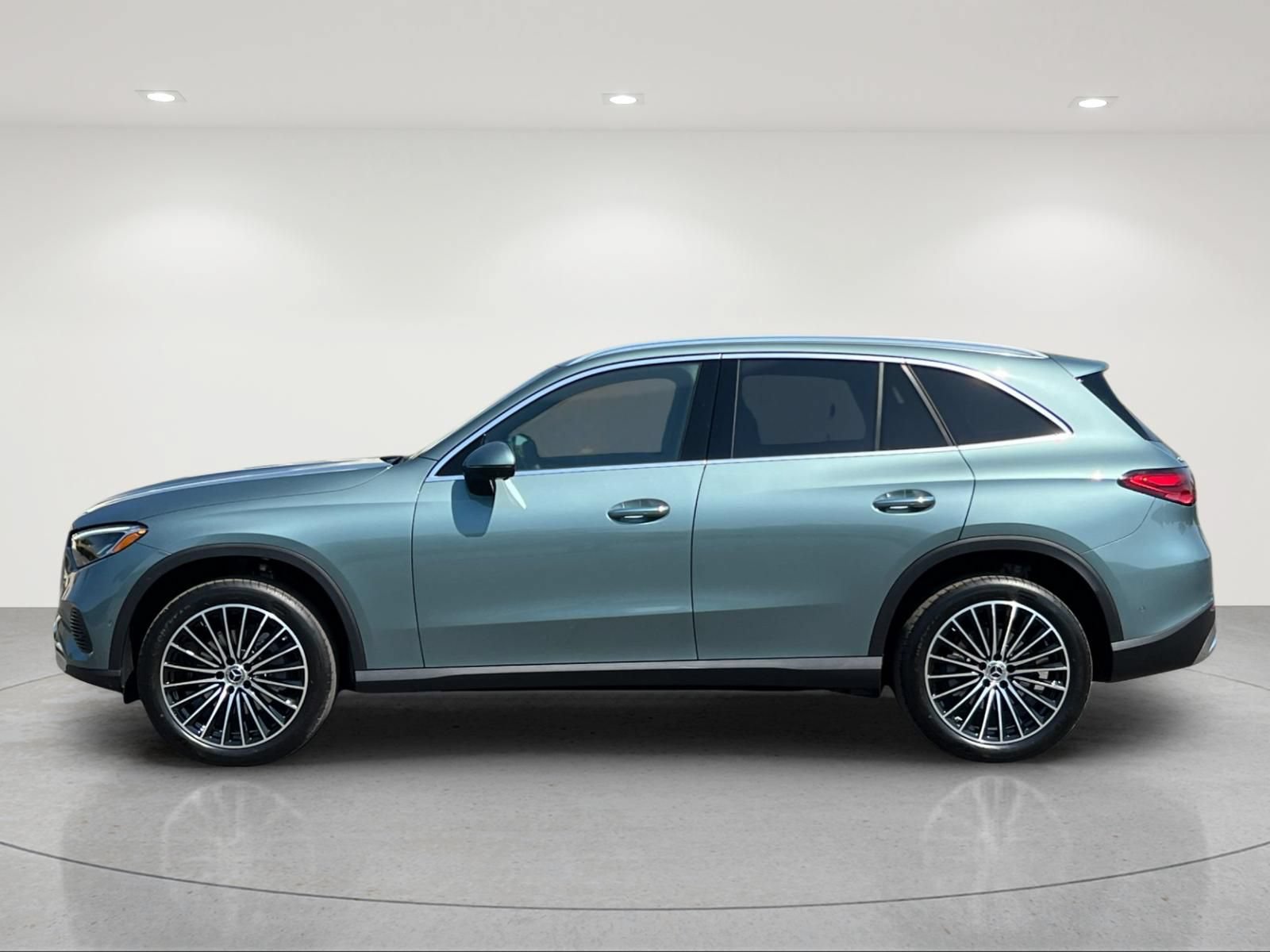 New 2026 Mercedes-Benz GLC 300 4MATIC image 2