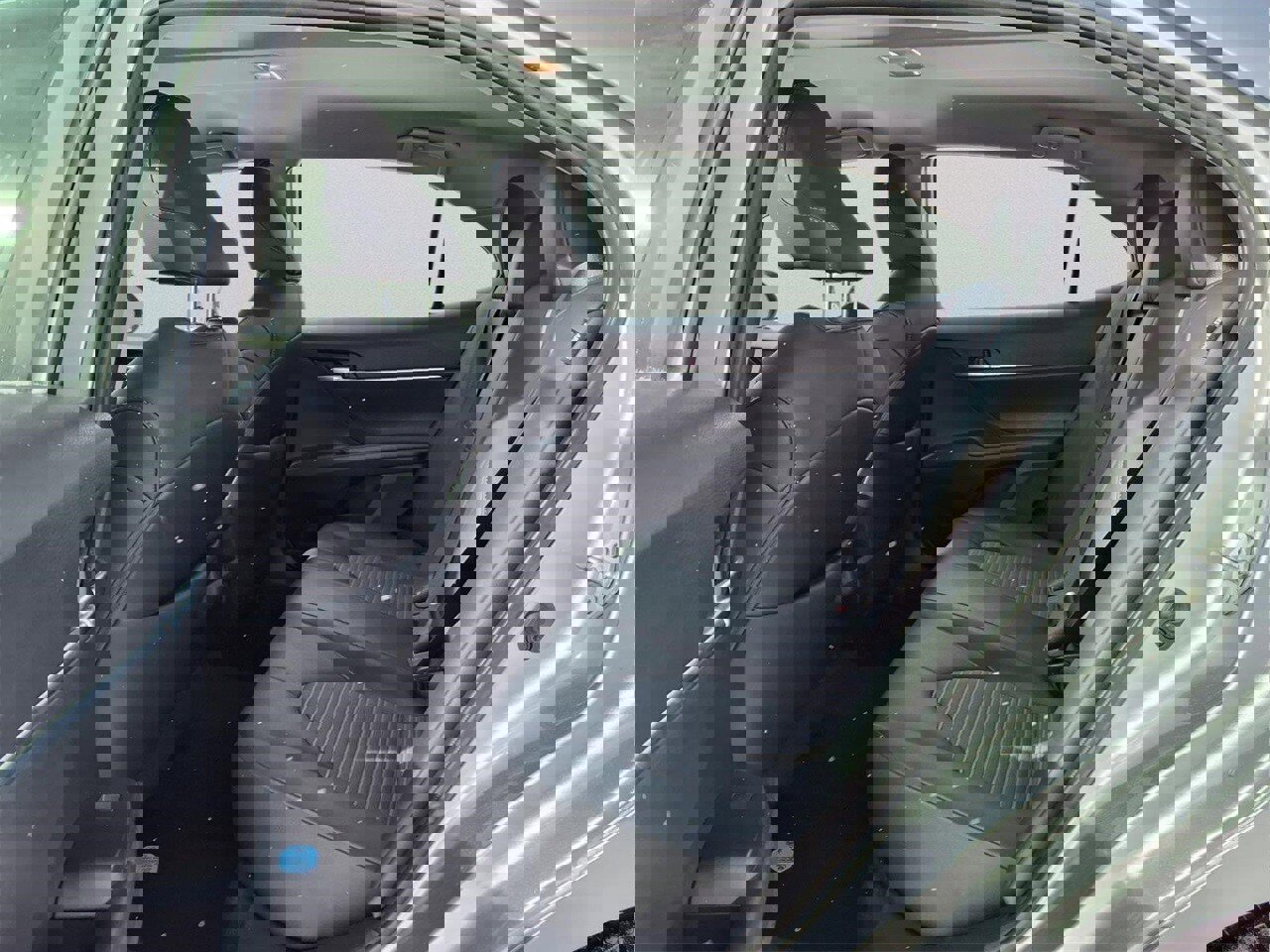 Used 2024 Toyota Camry SE image 10