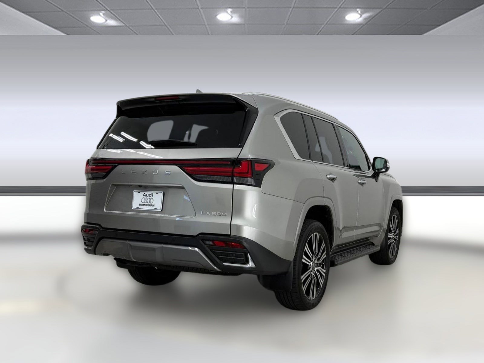 Used 2023 Lexus LX 600 4WD w/ Luxury Package image 8