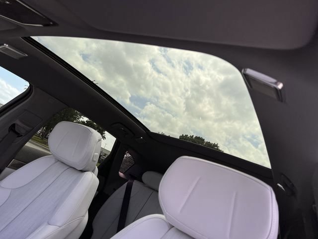 New 2026 Cadillac Optiq Luxury 2 RWD image 18