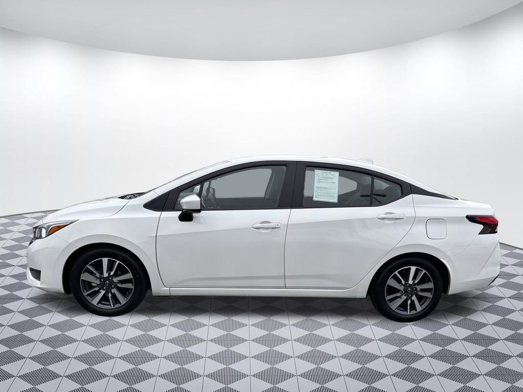 Used 2023 Nissan Versa SV FWD image 4