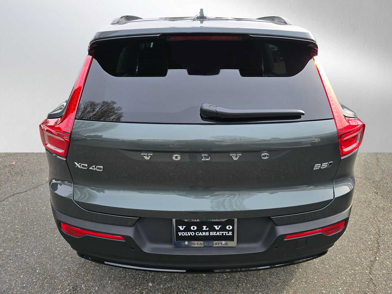 New 2026 Volvo XC40 B5 Core w/ Protection Package Premier AWD/4WD image 6