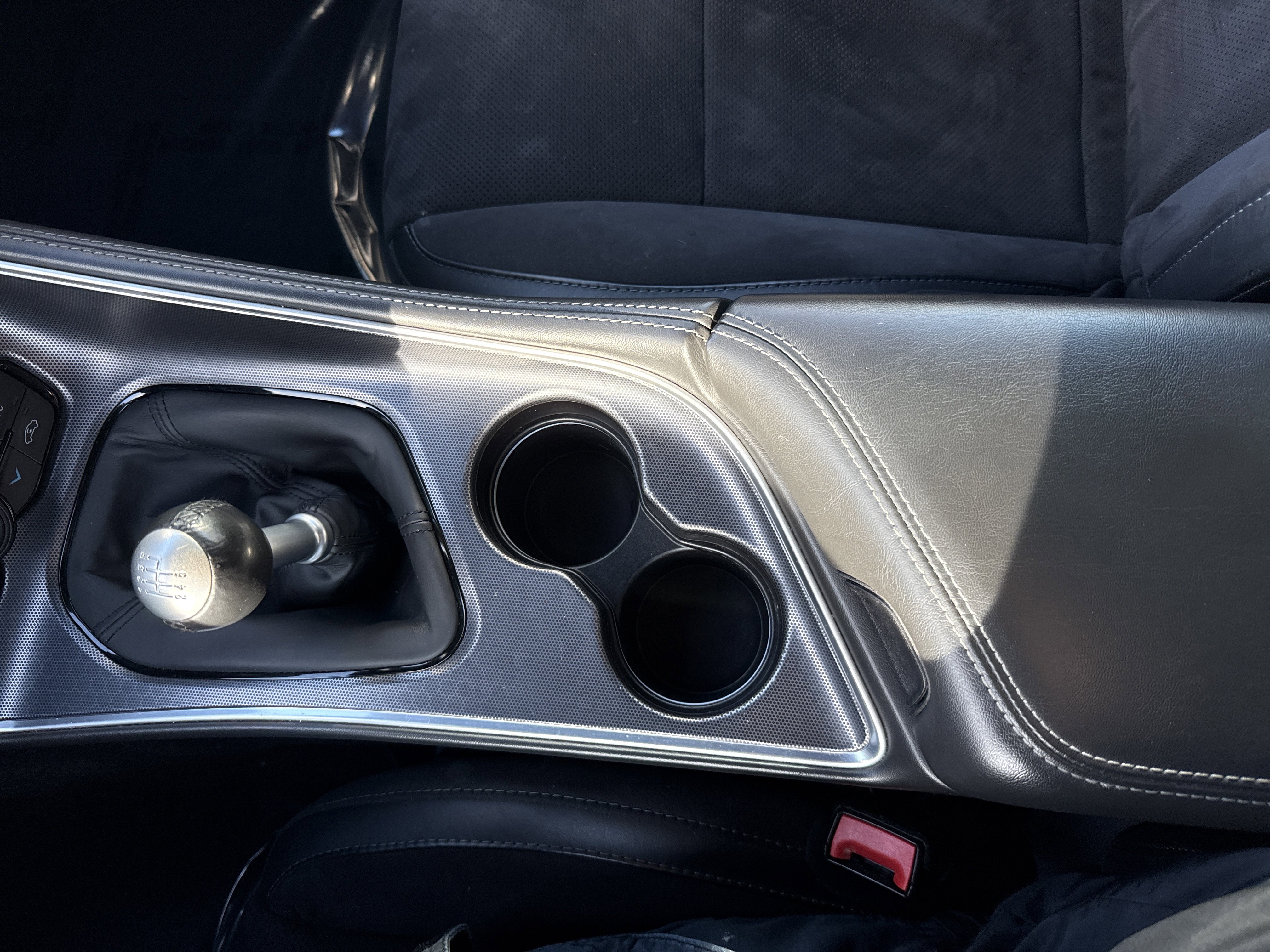 Used 2015 Dodge Challenger R/T Plus image 24