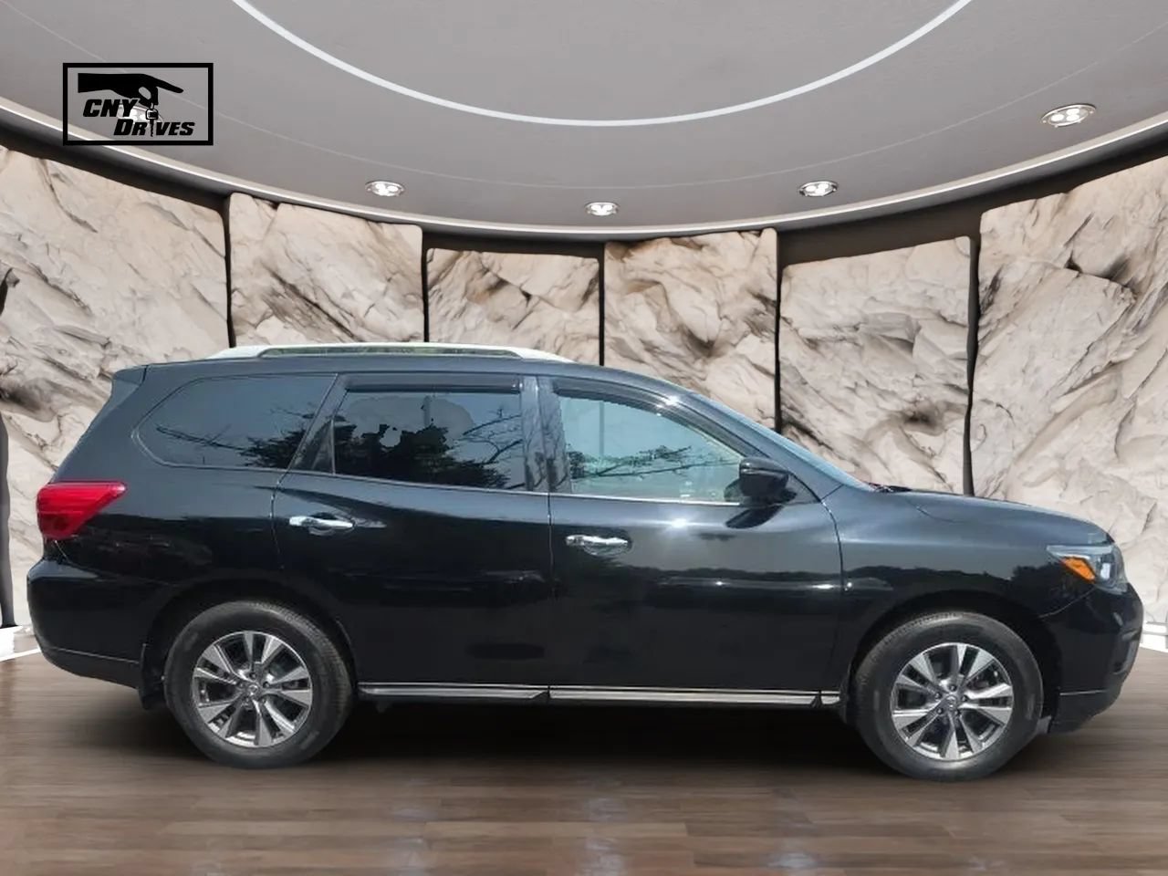 Used 2019 Nissan Pathfinder S AWD/4WD image 4