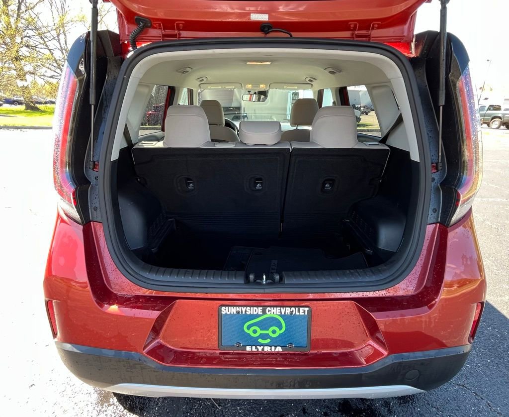 Used 2023 Kia Soul LX FWD image 4