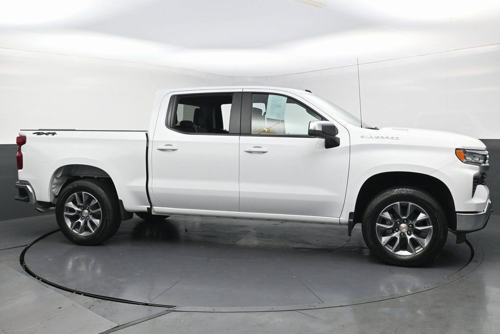 Used 2025 Chevrolet Silverado 1500 LT AWD/4WD image 6