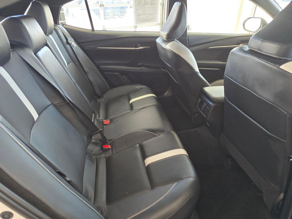 Used 2025 Toyota Camry SE image 39