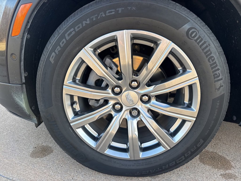 Used 2022 Cadillac XT4 Premium Luxury w/ Enhanced Visibility Package image 6