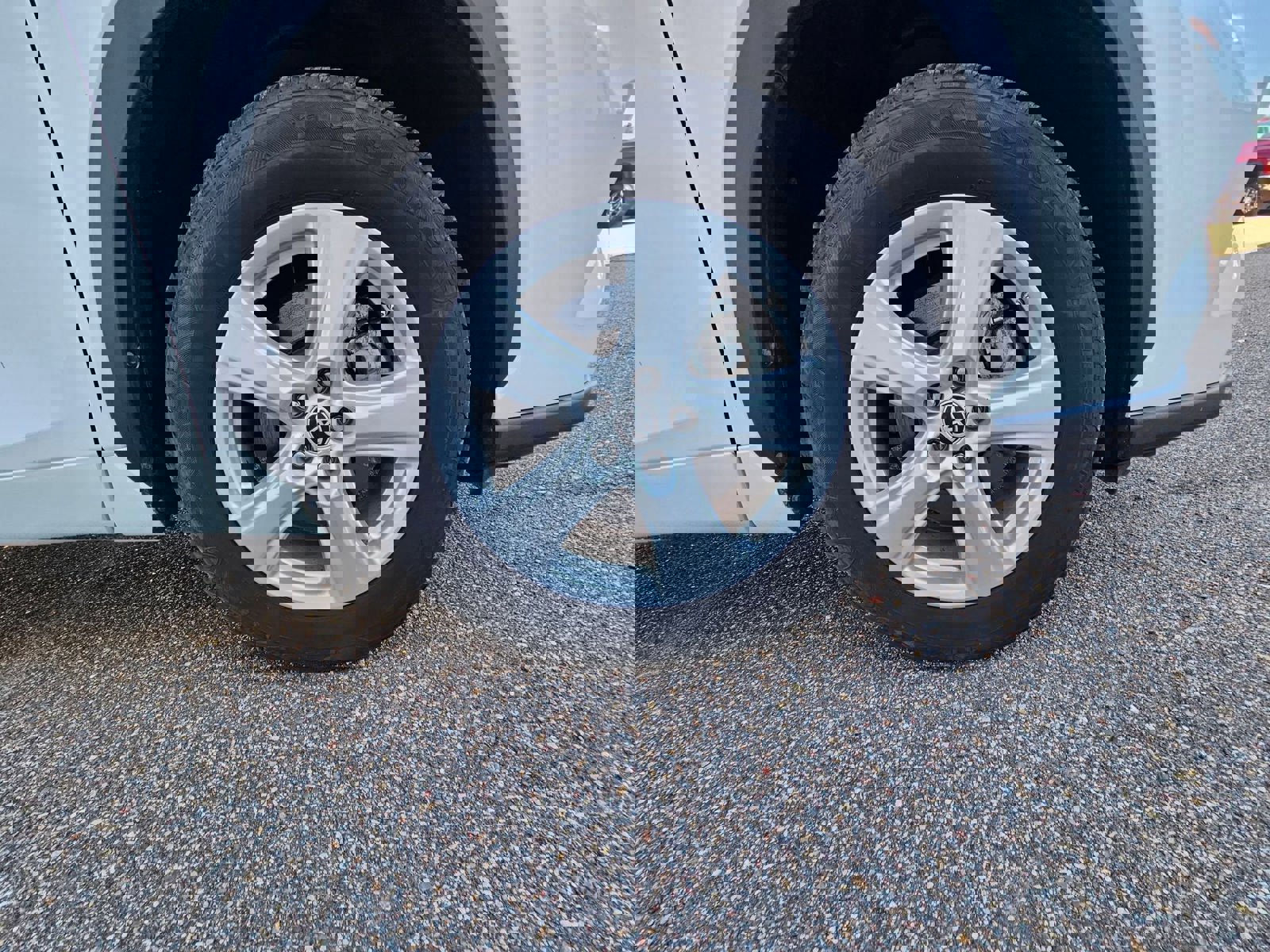 Used 2023 Toyota Highlander L image 27