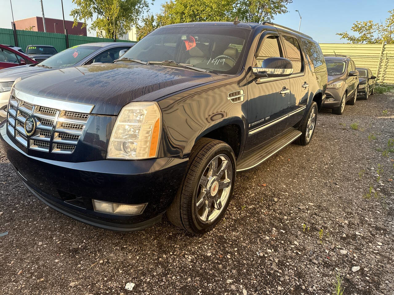 Used 2009 Cadillac Escalade ESV AWD image 1