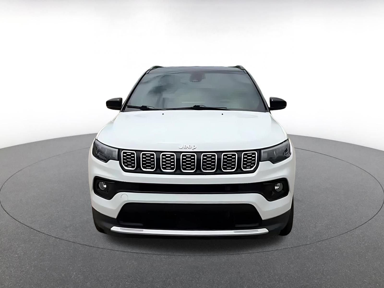 Used 2025 Jeep Compass Limited AWD/4WD image 4