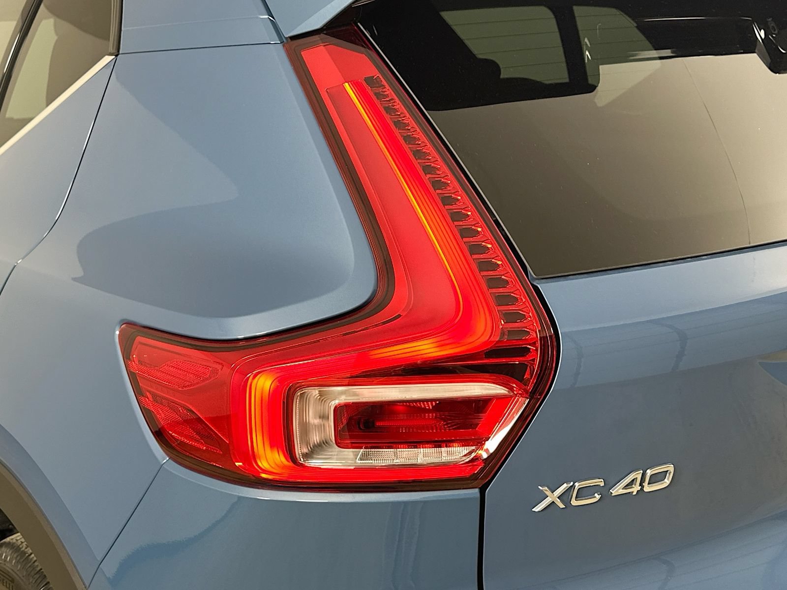 Used 2025 Volvo XC40 B5 Ultra w/ Climate Package AWD/4WD image 12