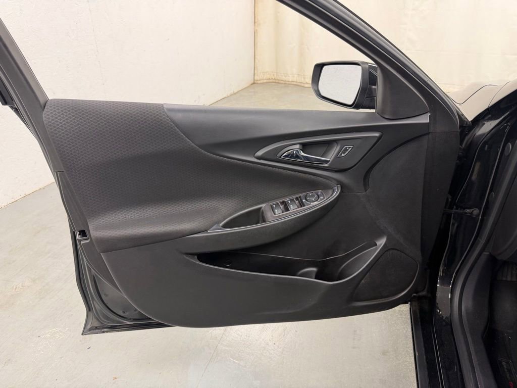 Used 2019 Chevrolet Malibu LT FWD image 14