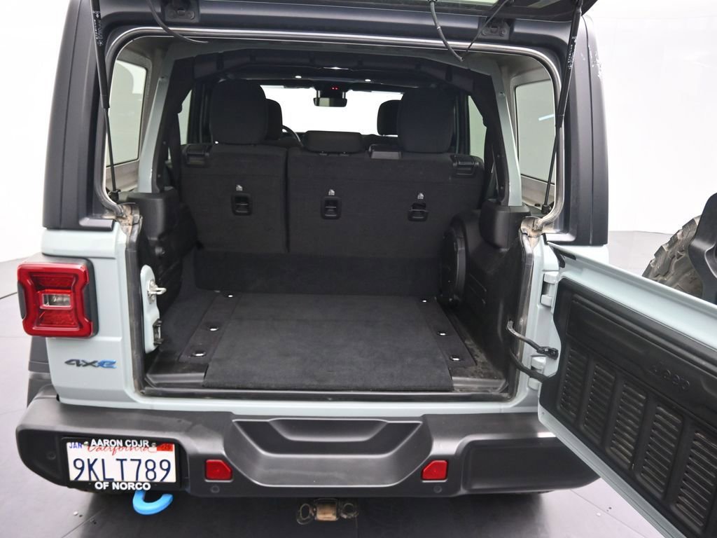 Used 2024 Jeep Wrangler Unlimited Rubicon 4xe w/ Technology Group image 16