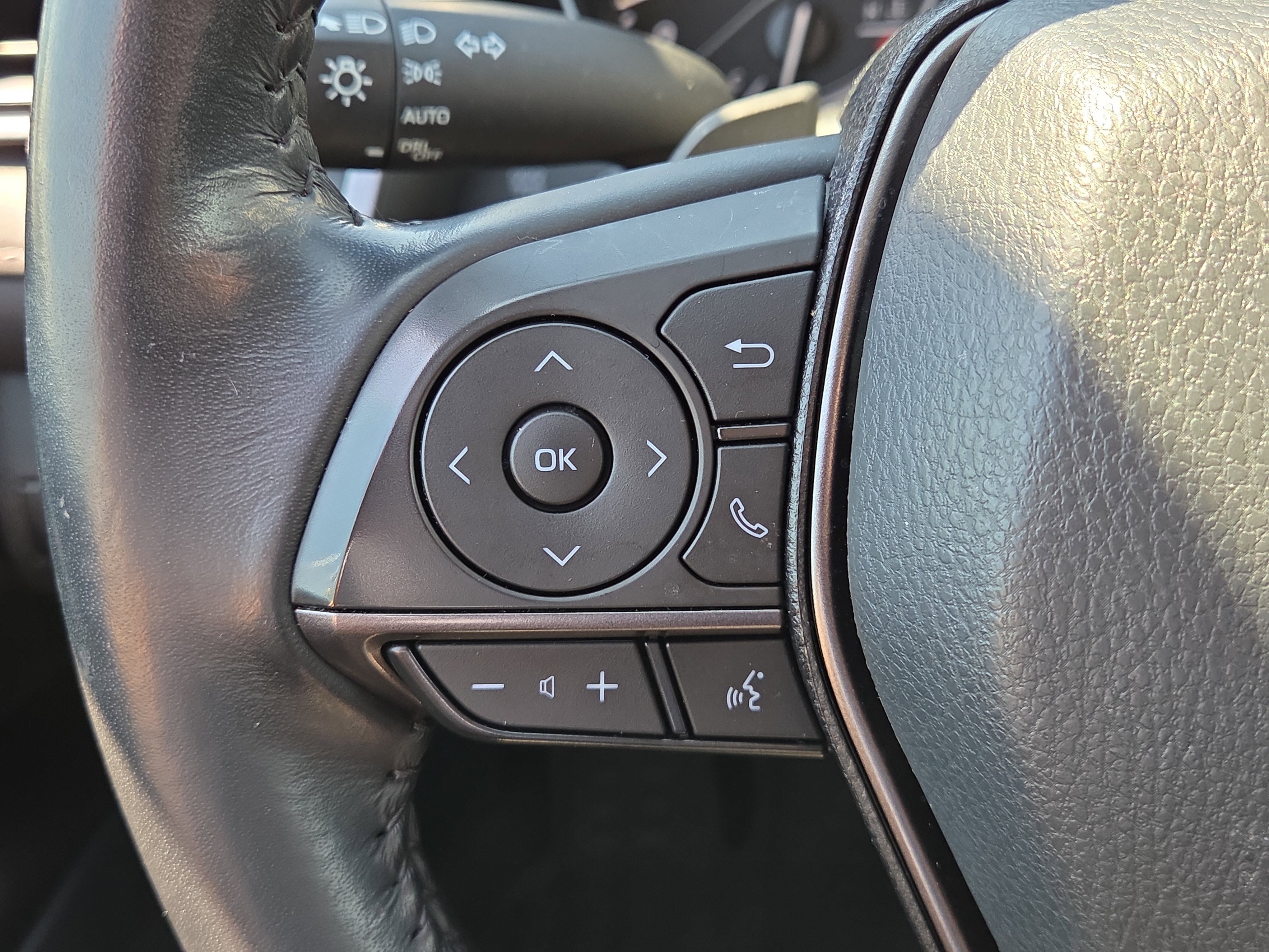 Used 2022 Toyota Camry SE w/ Audio Upgrade Package image 12