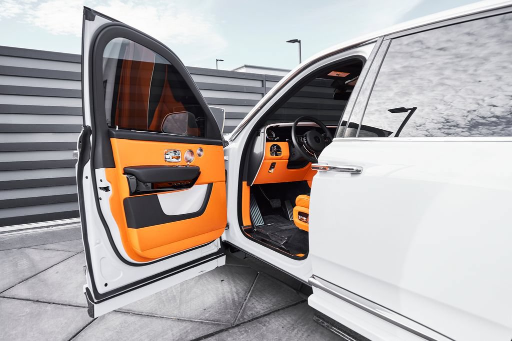Used 2025 Rolls-Royce Cullinan AWD/4WD image 42