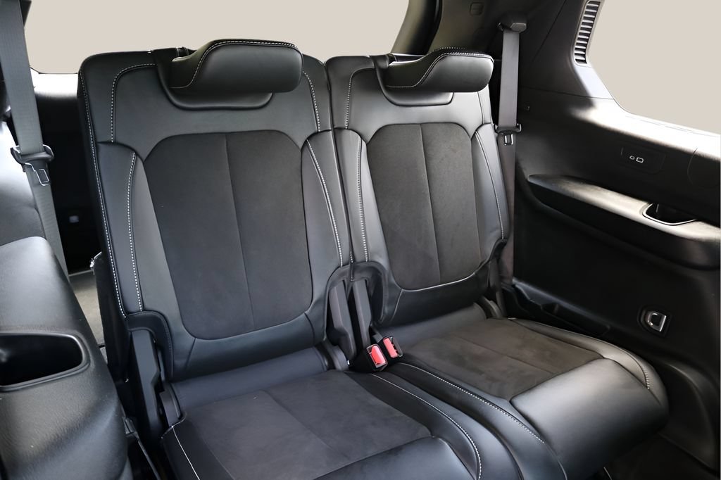 Used 2022 Jeep Grand Cherokee L Laredo AWD/4WD image 22