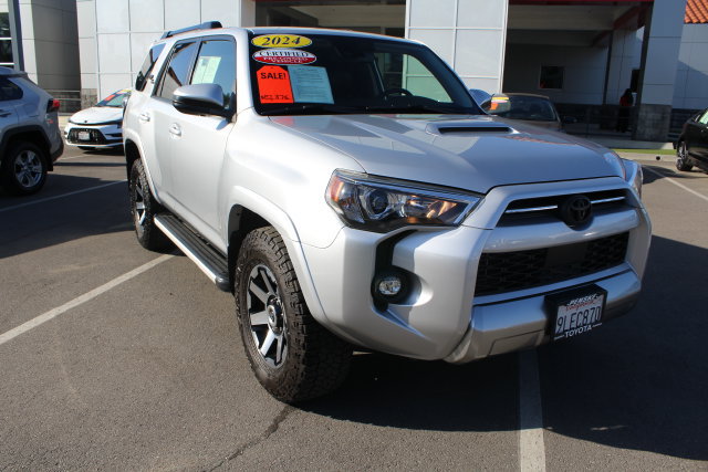 Certified 2024 Toyota 4Runner TRD Off-Road Premium w/ Moonroof Package AWD/4WD image 2