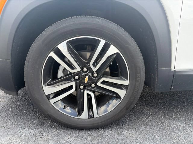 Used 2023 Chevrolet TrailBlazer LT FWD image 23