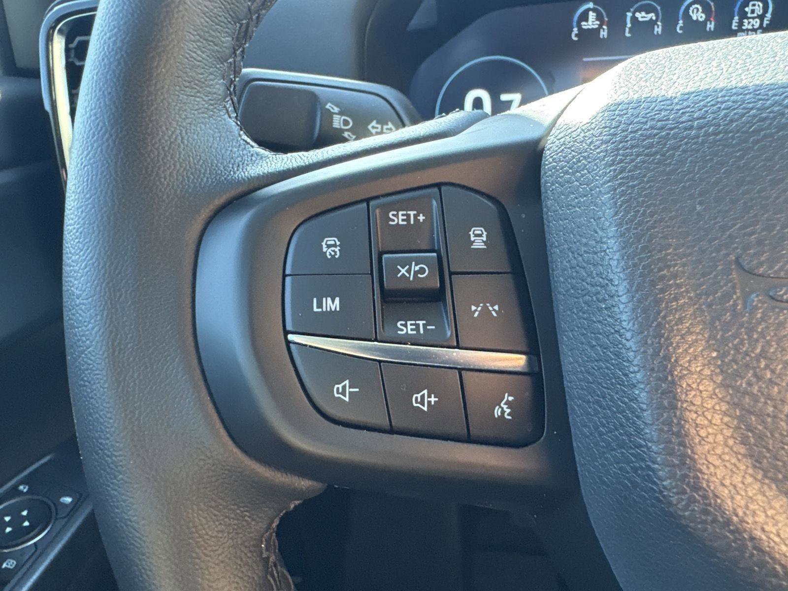 Used 2025 Ford Ranger Lariat w/ FX4 Off-Road Package AWD/4WD image 15