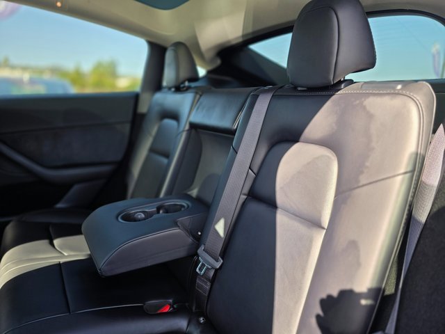 Used 2023 Tesla Model Y 2WD image 18