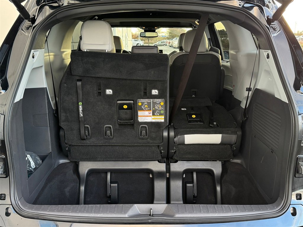 Certified 2022 Toyota Sienna XSE image 23
