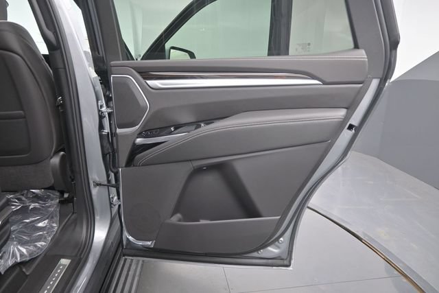 New 2026 Cadillac Escalade Luxury w/ LPO, Floor Liner Package AWD/4WD image 18