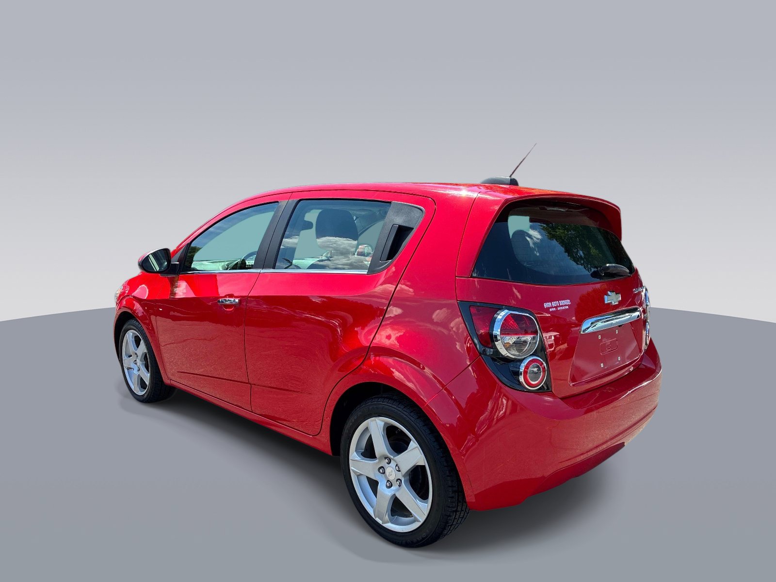 Used 2015 Chevrolet Sonic LTZ FWD image 4