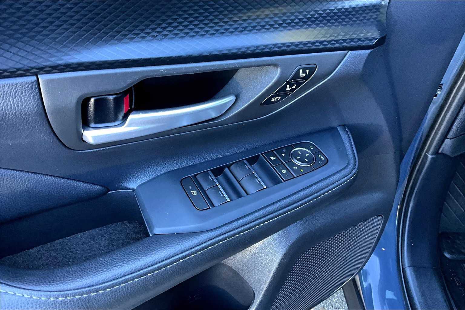 Used 2024 Toyota Grand Highlander AWD Hybrid image 31