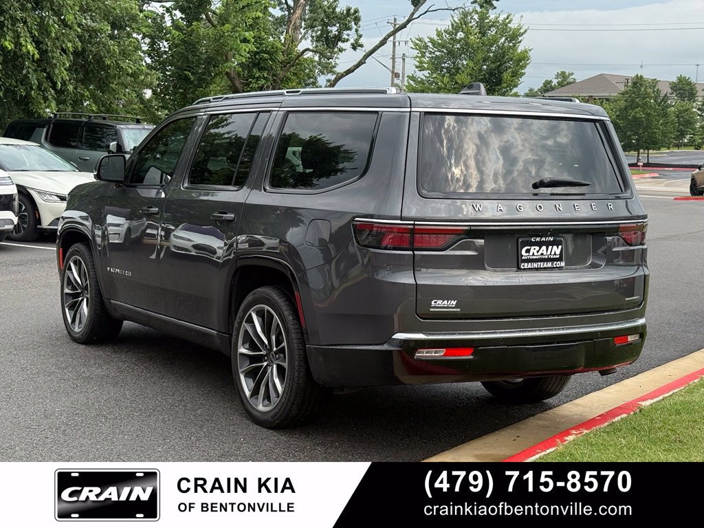 Used 2022 Jeep Wagoneer Series III w/ Premium Group I AWD/4WD image 5