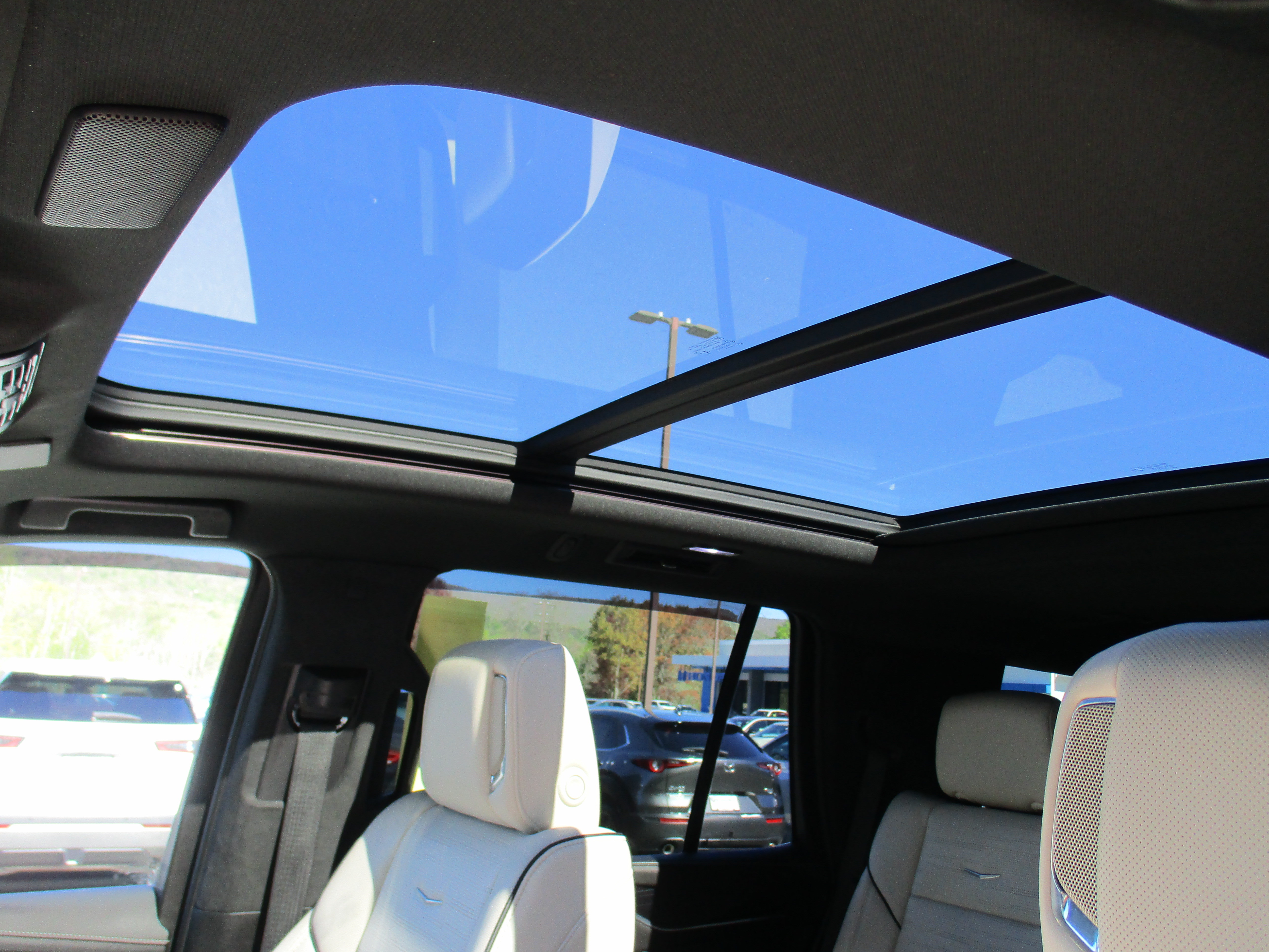 Used 2023 Cadillac Escalade Sport w/ LPO, ONYX Package AWD/4WD image 12