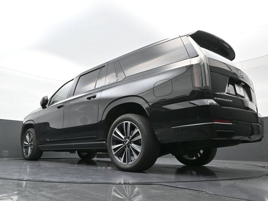 Used 2025 Cadillac Escalade ESV Sport w/ Touring Package AWD/4WD image 26