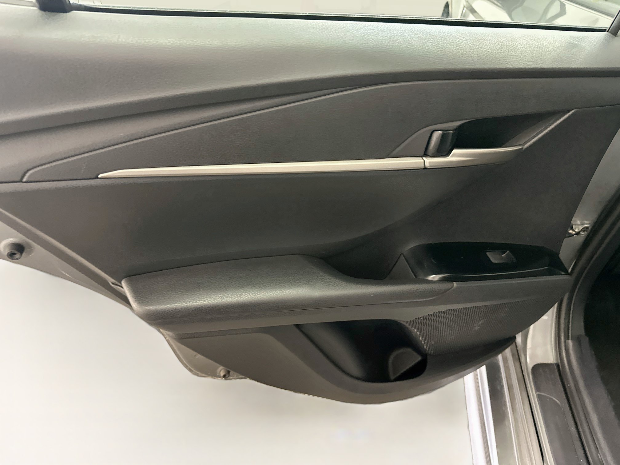 Used 2025 Toyota Camry SE FWD image 27