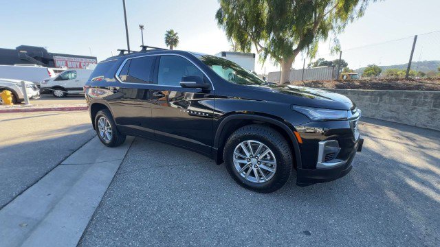 Used 2023 Chevrolet Traverse LT image 2