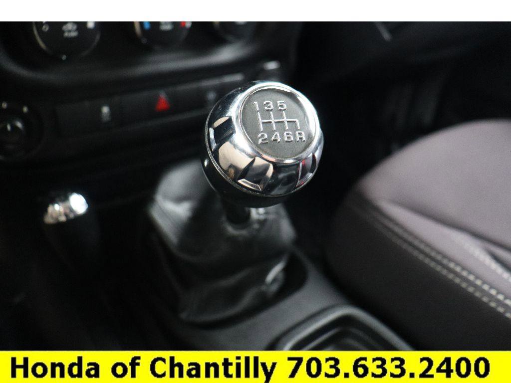 Used 2013 Jeep Wrangler Unlimited Sahara w/ Connectivity Group image 14