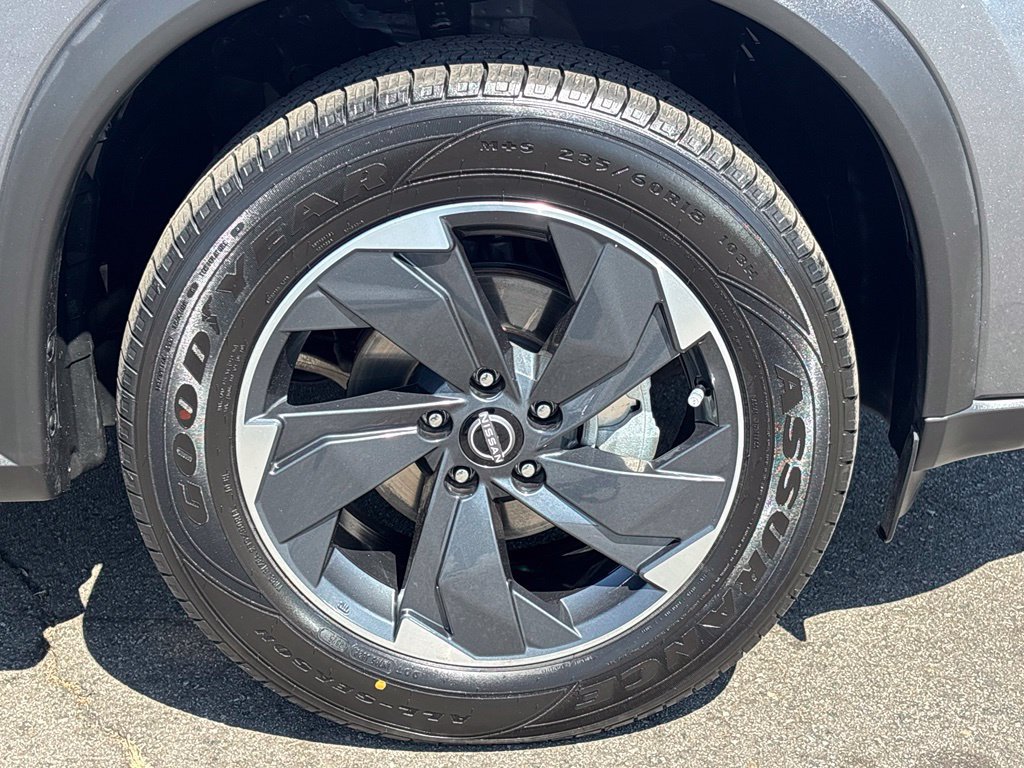 Used 2025 Nissan Rogue SV FWD image 27