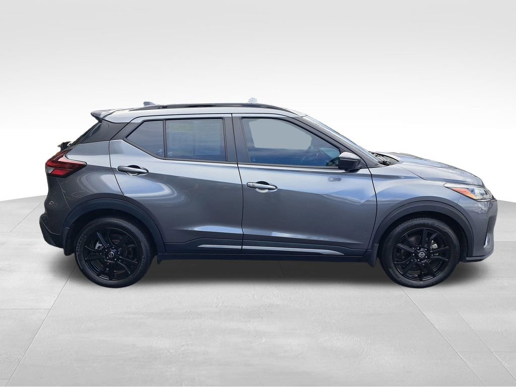 Used 2021 Nissan Kicks SR w/ SR Premium Package FWD image 7