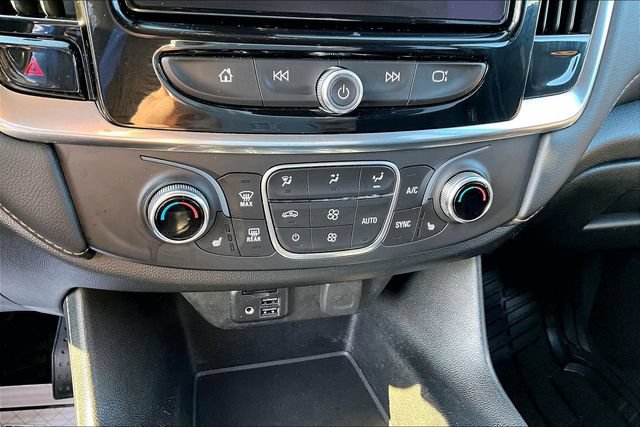 Used 2021 Chevrolet Traverse RS AWD/4WD image 33