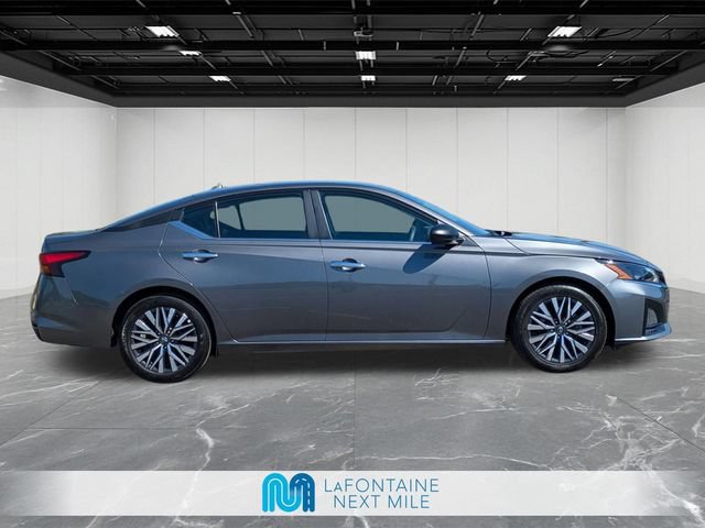 Used 2025 Nissan Altima 2.5 SV FWD image 6