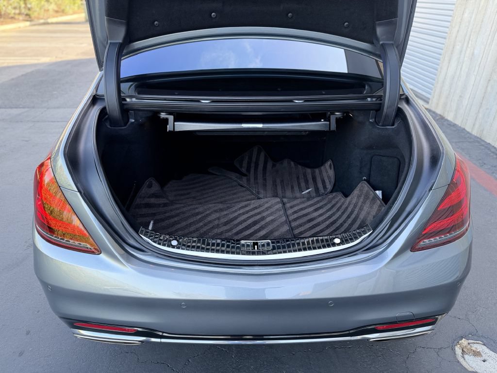 Used 2019 Mercedes-Benz S 560 Sedan image 17
