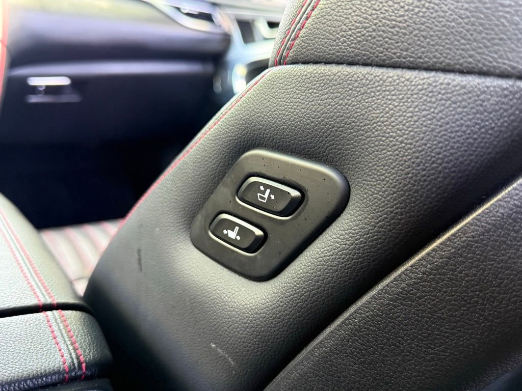Used 2023 Genesis G70 2.0T w/ Sport Prestige Package RWD image 44