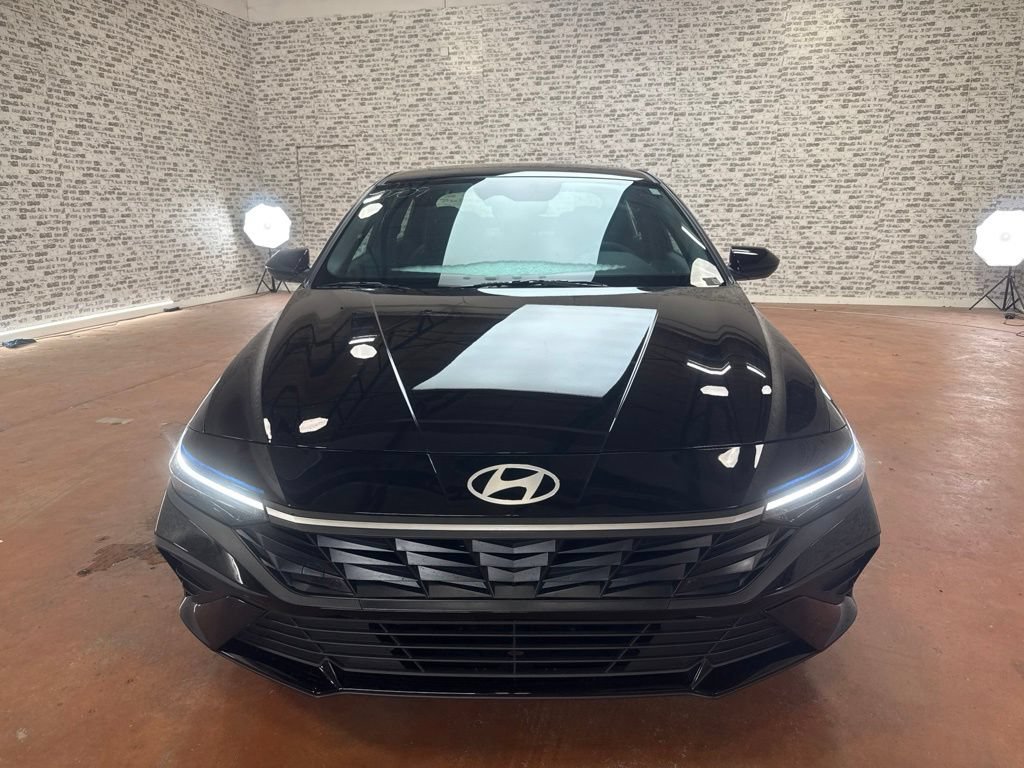 New 2026 Hyundai Elantra SEL Sport FWD image 2