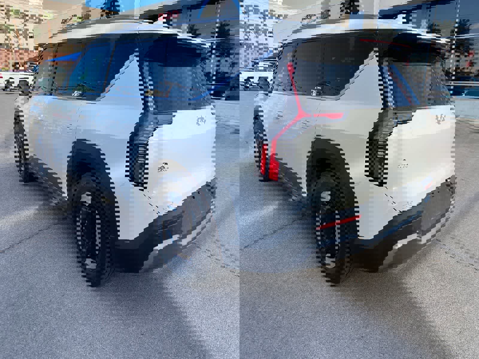 Used 2024 Kia EV9 Wind image 8