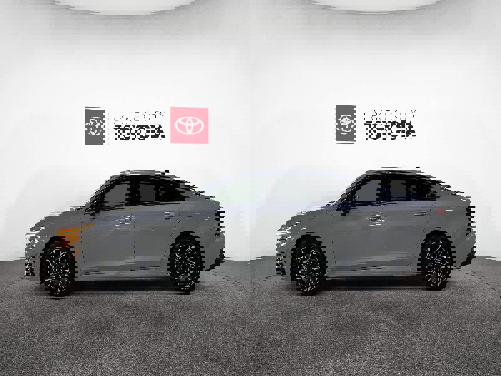 Used 2025 Kia K5 GT-Line w/ GT-Line Premium Package image 3