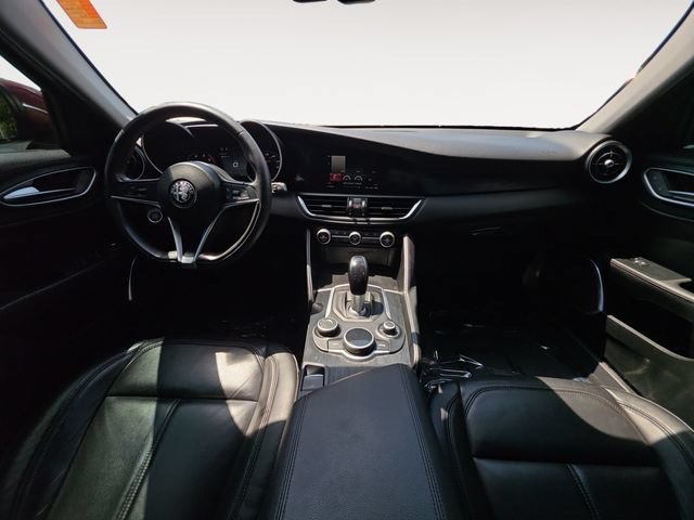 Used 2019 Alfa Romeo Giulia AWD w/ Cold Weather Package image 10