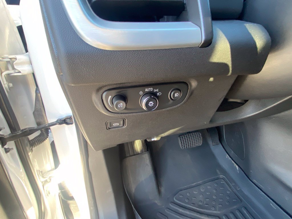 Used 2022 GMC Terrain SLT w/ Infotainment Package II FWD image 12