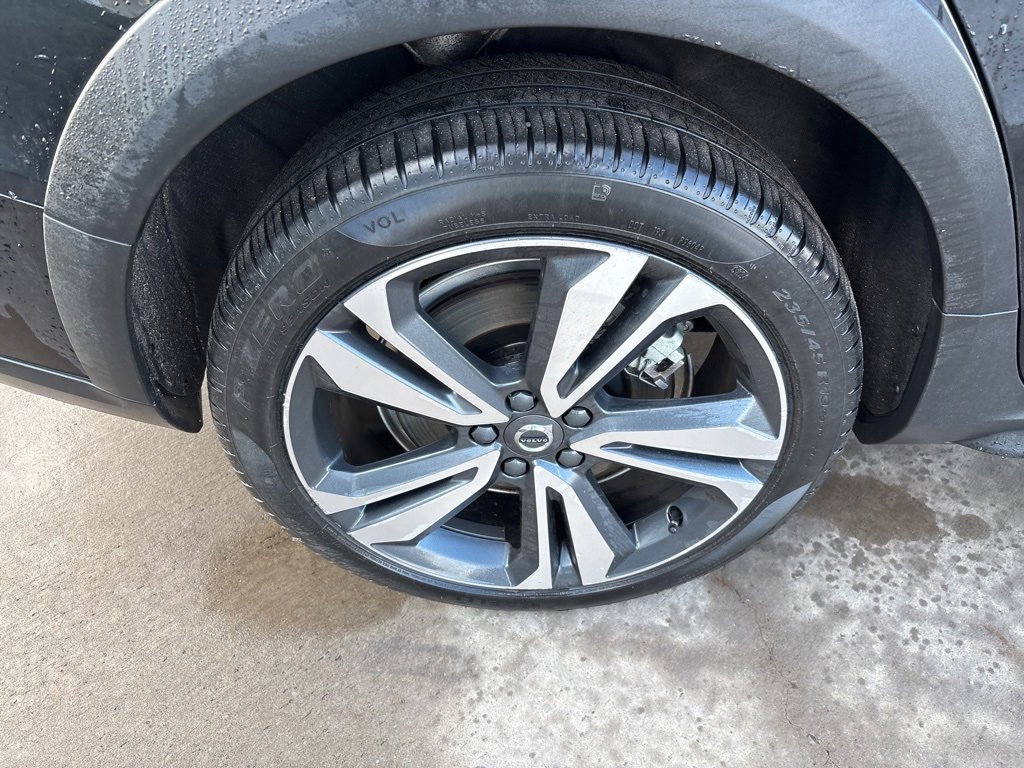 Certified 2024 Volvo V60 B5 Cross Country Plus w/ Protection Package Premier image 13