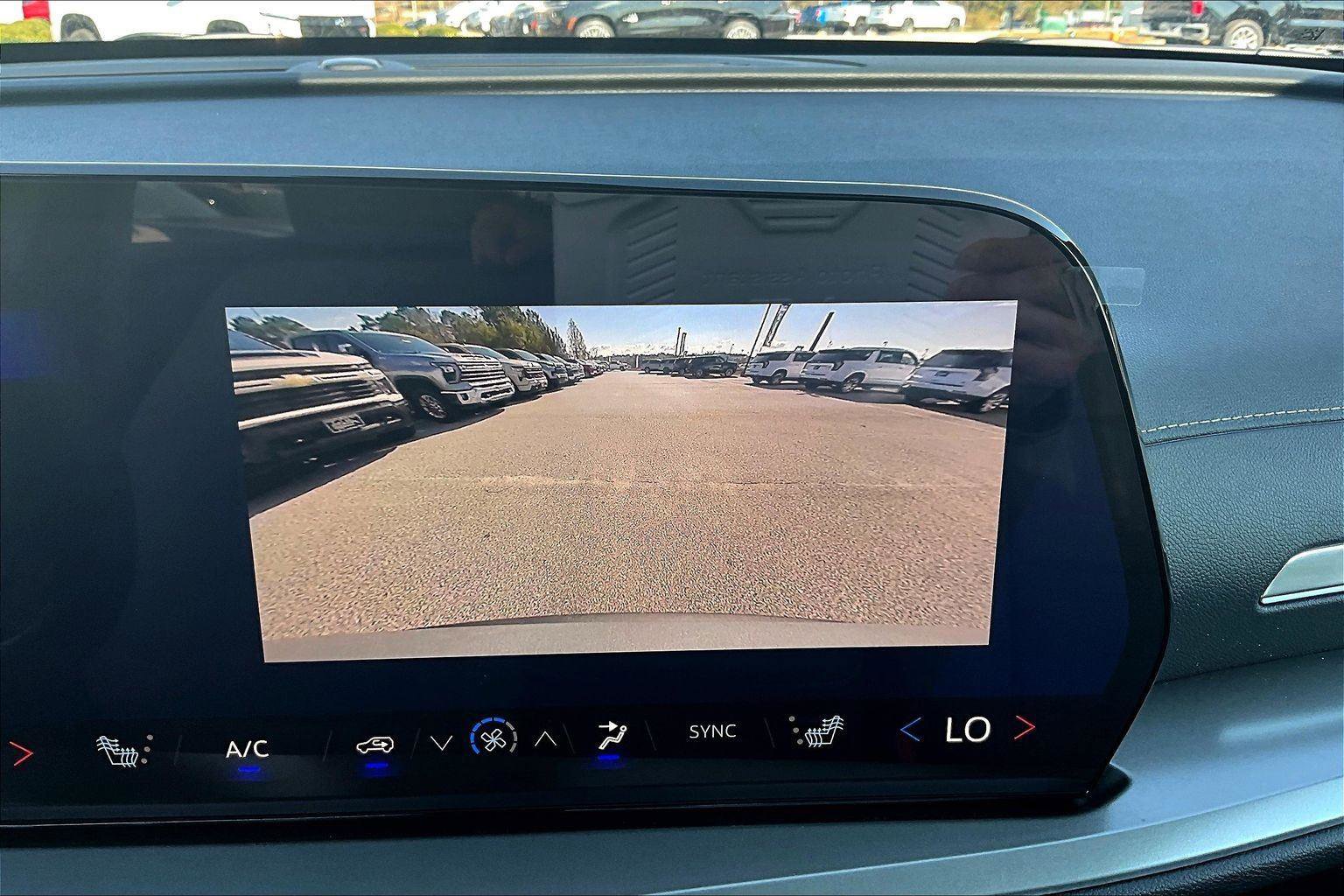 New 2026 Chevrolet Traverse LT image 10